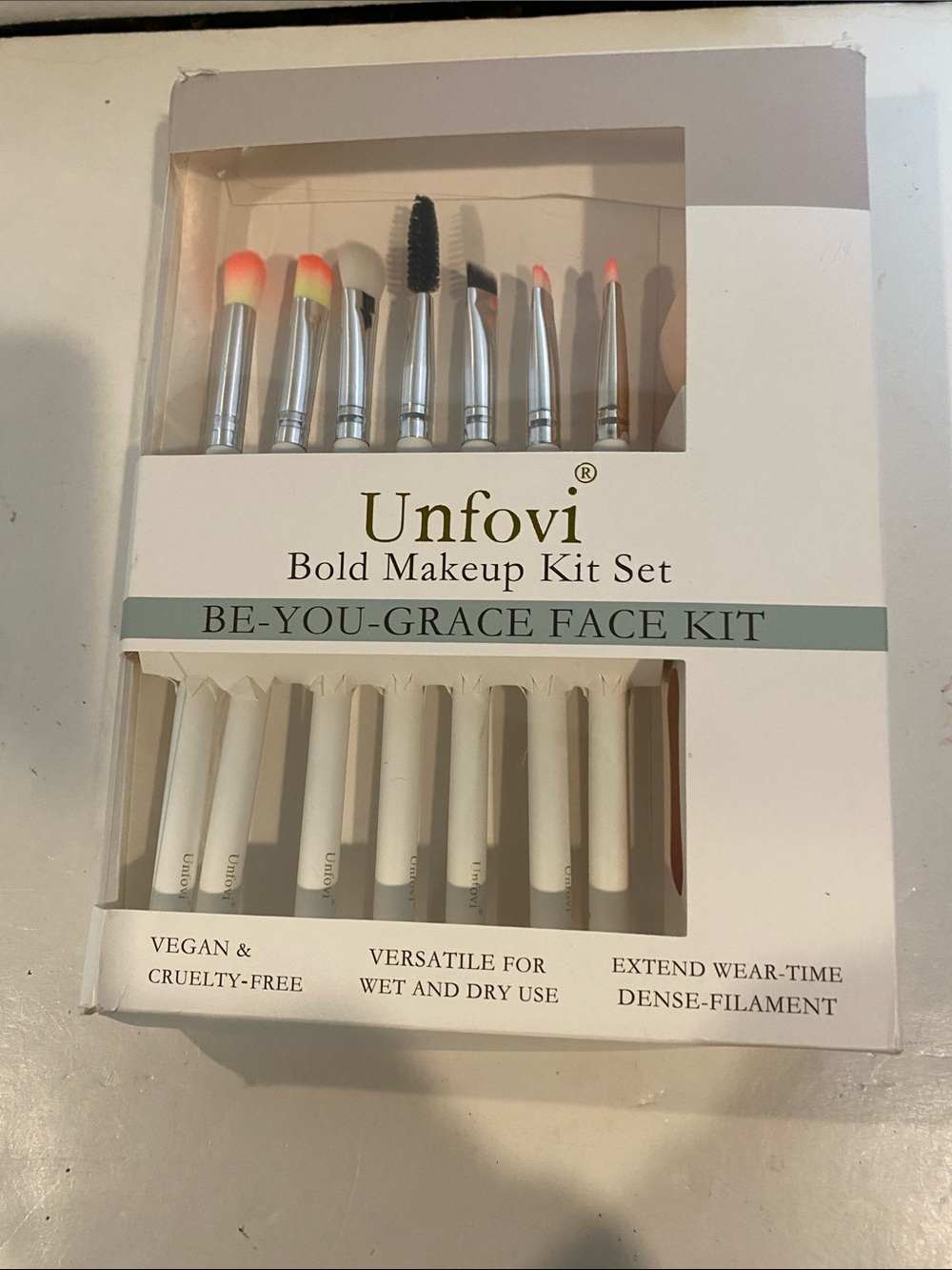 NWT Unfovi Bold Makeup Kit Set